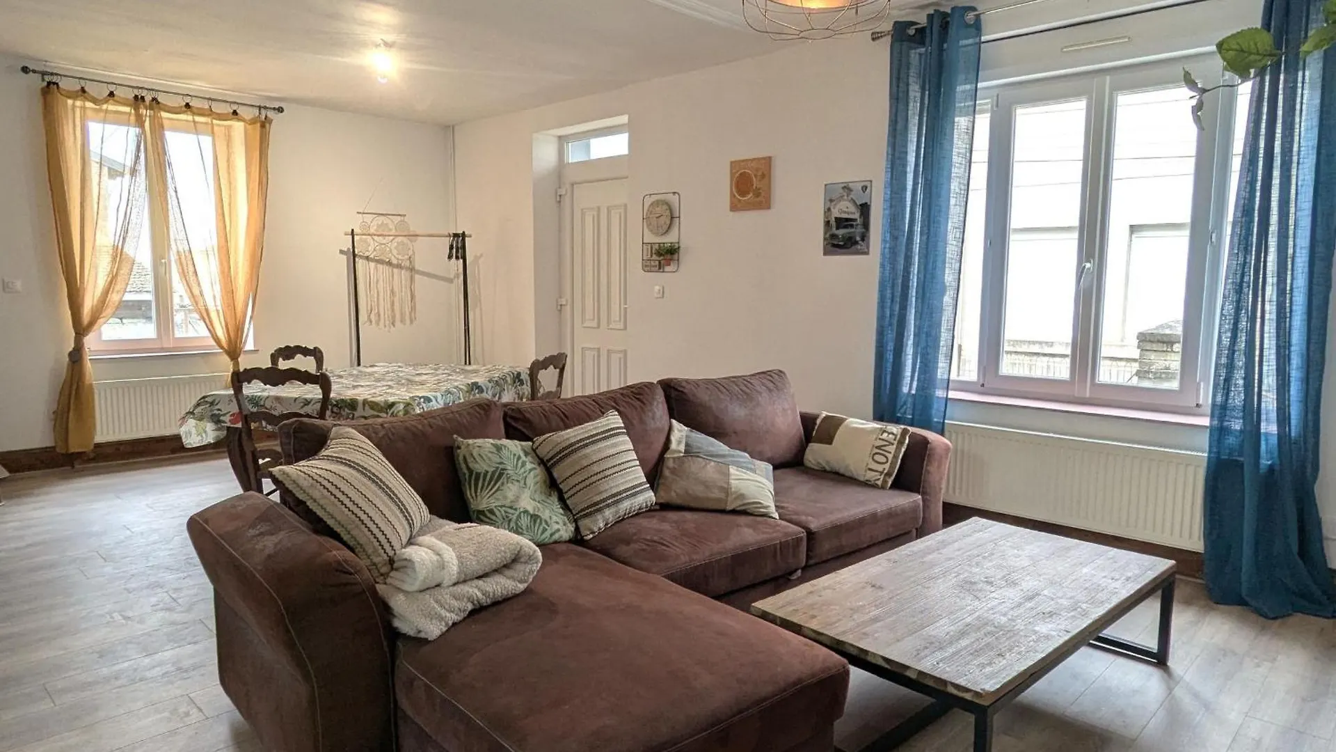 Gite Chenevieres - Village Paisible Avec Parking Prive - Fr-1-584-384 Cenevieres