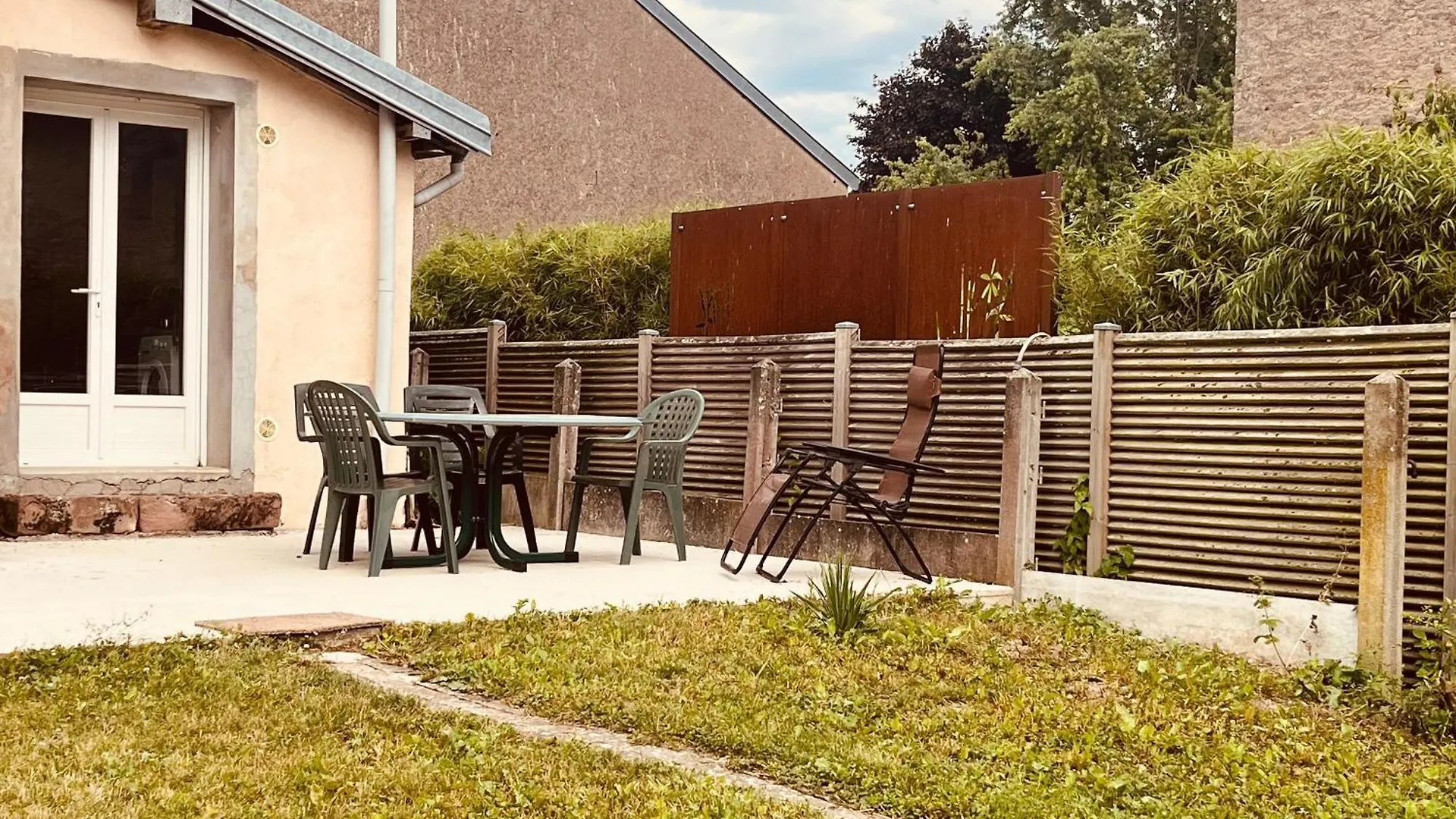 Gite Chenevieres - Village Paisible Avec Parking Prive - Fr-1-584-384 Cenevieres
